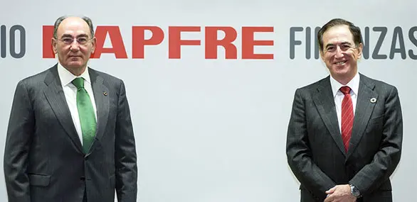 IBERDROLA y MAPFRE sellan una alianza estratégica para invertir en energías renovables en España IBERDROLA y MAPFRE sellan una alianza estratégica para invertir en energías renovables en España